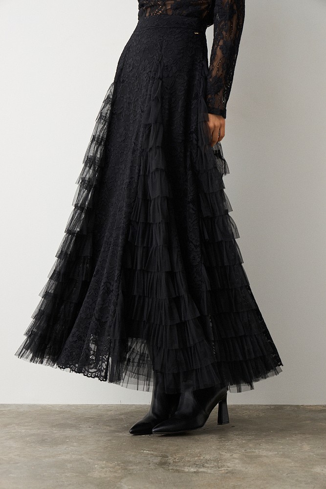 Maxi skirt with lace and tulle