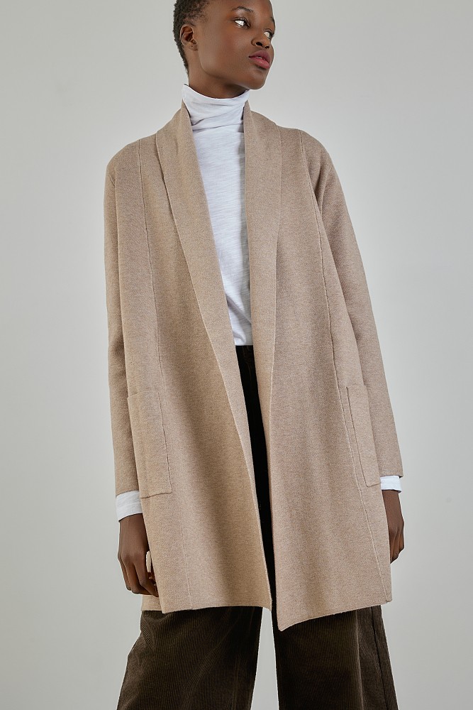 Knitted cardigan with pockets