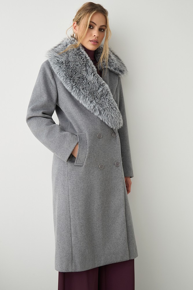 Longline coat with furry collar