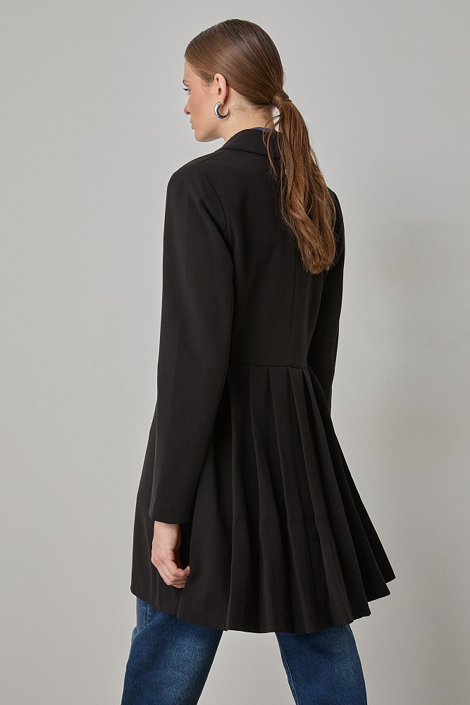 Coat 3/4 with pleated back