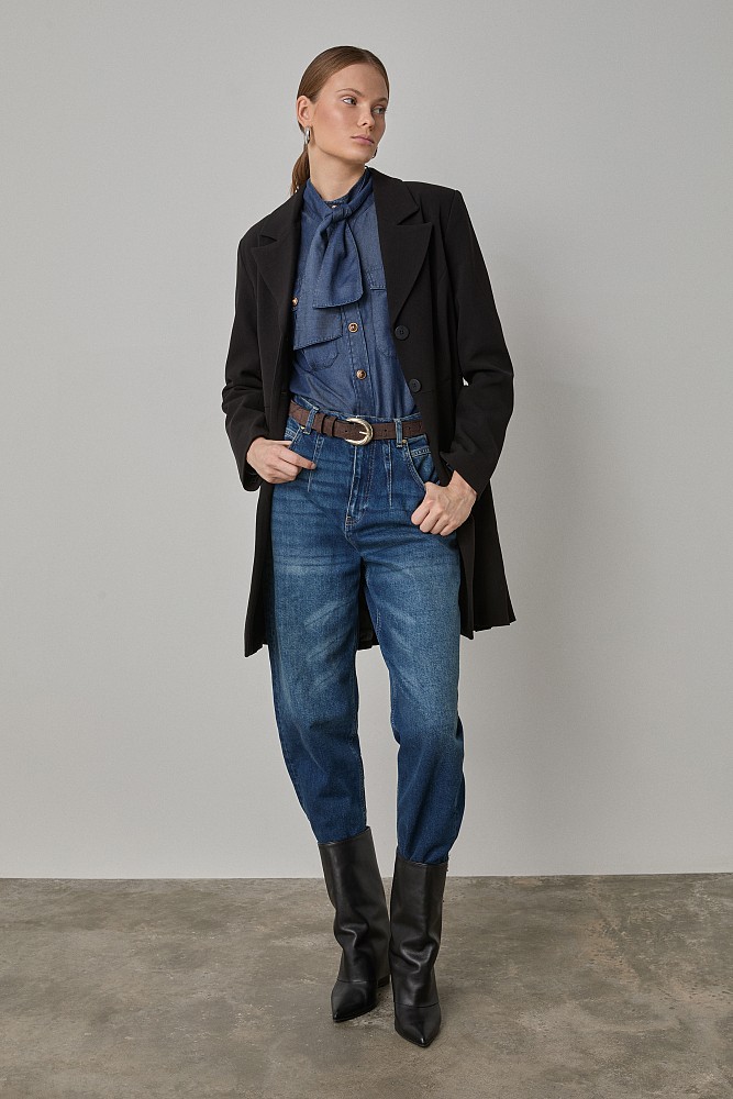 Coat 3/4 with pleated back