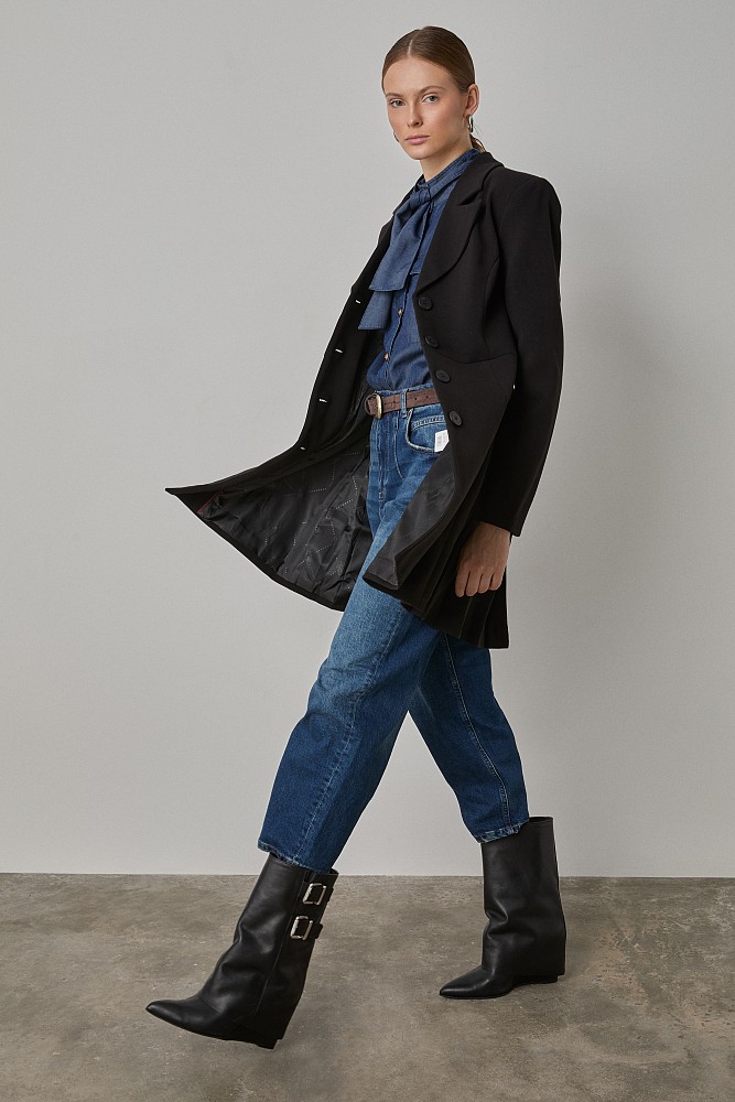 Coat 3/4 with pleated back