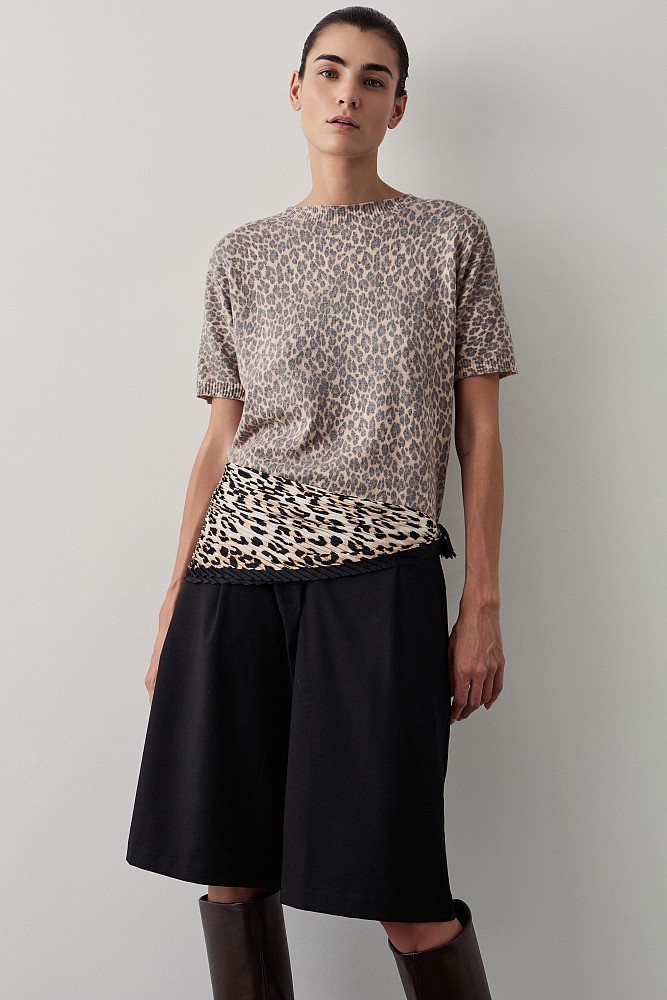 Leopard knitted shortsleeve blouse