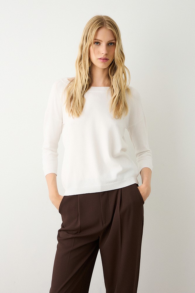 Sweater with 3/4 sleeves