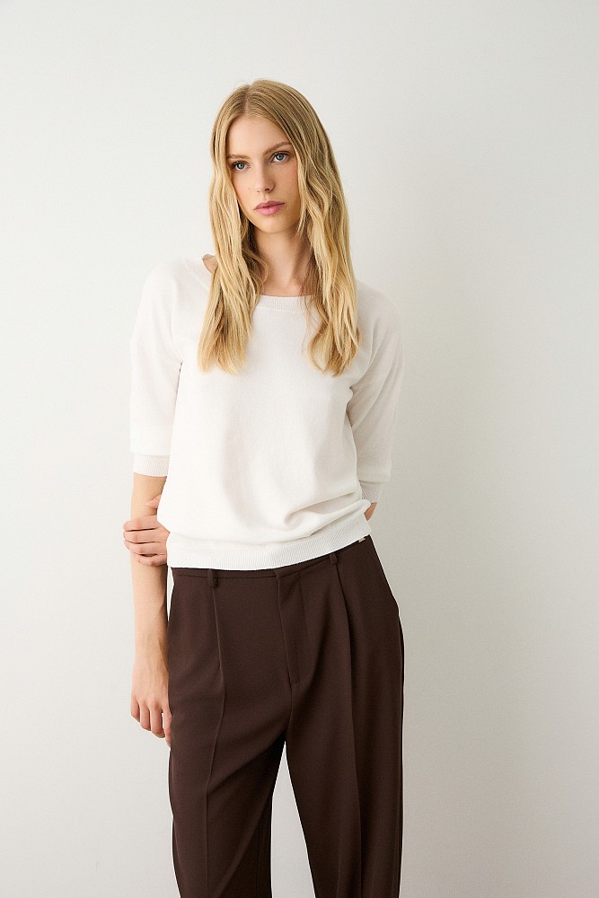 Sweater with 3/4 sleeves