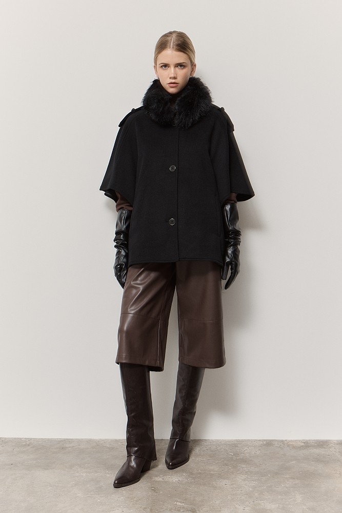 Cape with furry collar