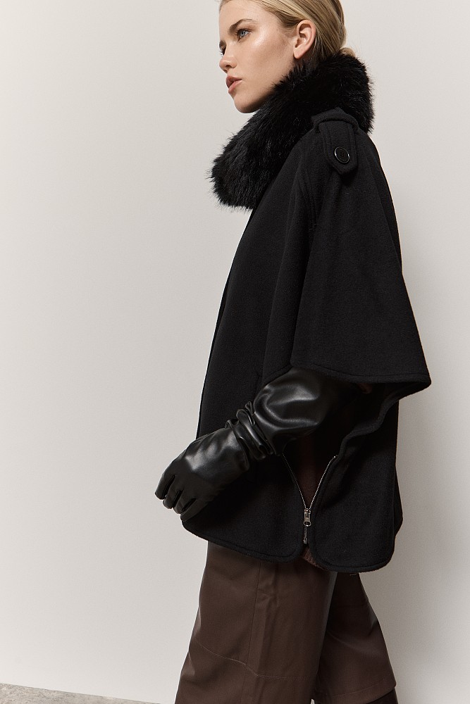 Cape with furry collar