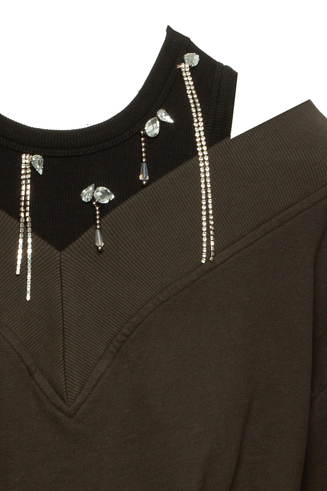 Sweater V-neck with rhinestones