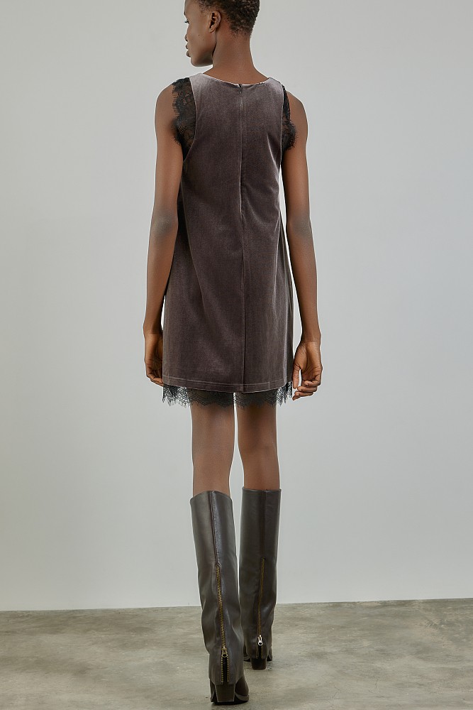Vestido mini de terciopelo con encaje