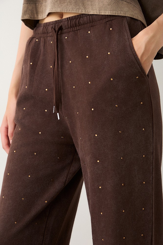 Sweatpants with rhinestones