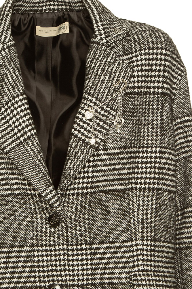 Plaid blazer with pin
