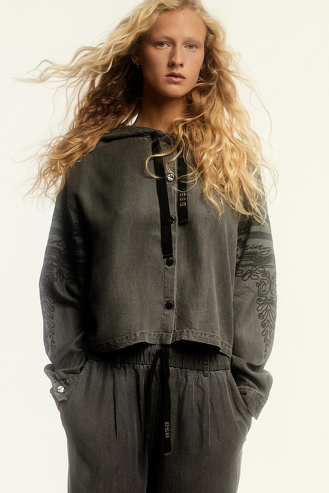 Embroidered shirt with hoodie