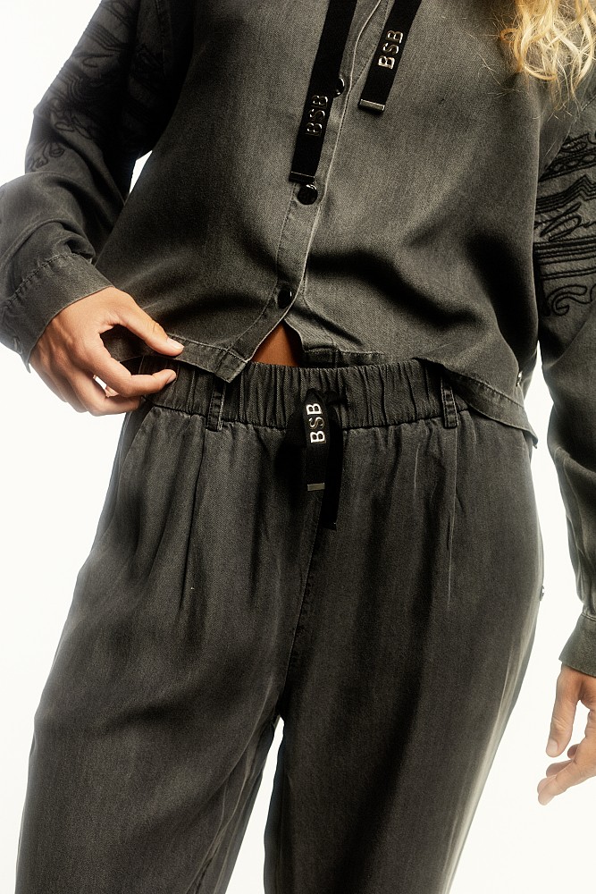 Embroidered shirt with hoodie
