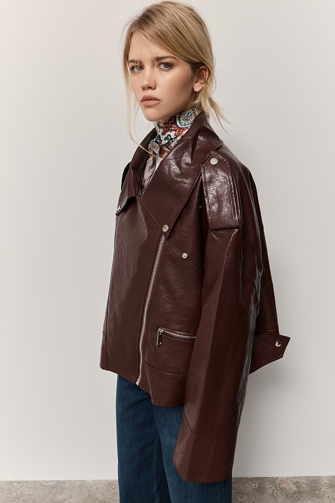 Chaqueta oversize efecto piel