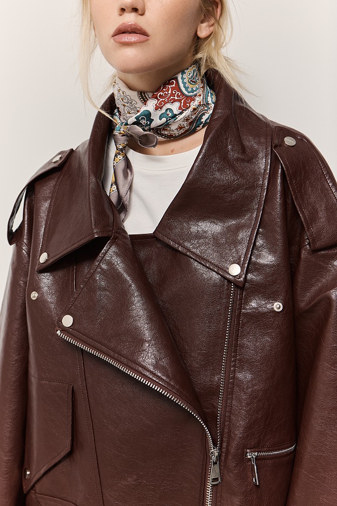 Chaqueta oversize efecto piel