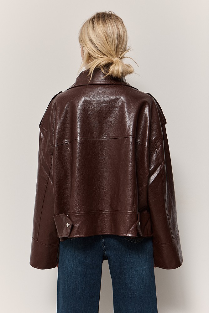 Chaqueta oversize efecto piel