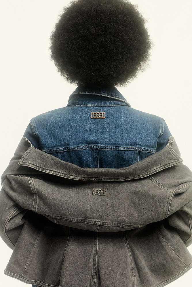 Tailored-waist denim jacket