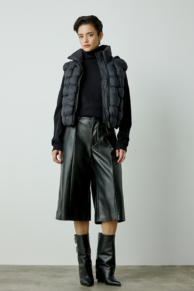 Sleeveless puffer vest