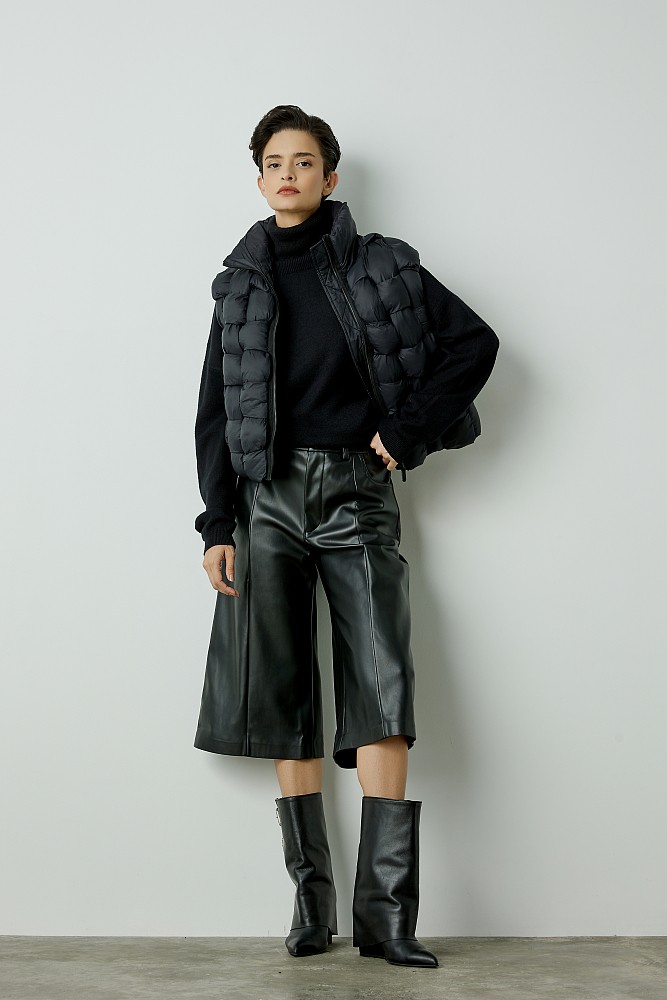 Sleeveless puffer vest