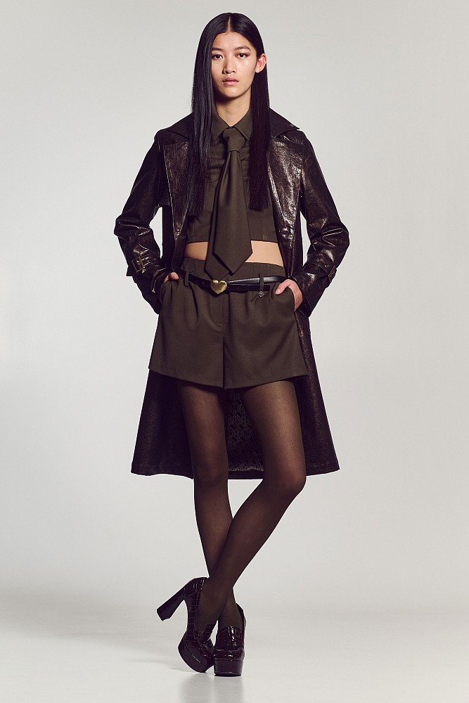 Shorts with belt