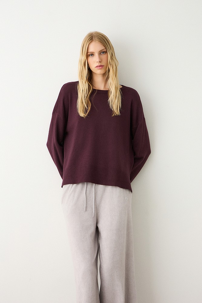 Sweater with smile neckline