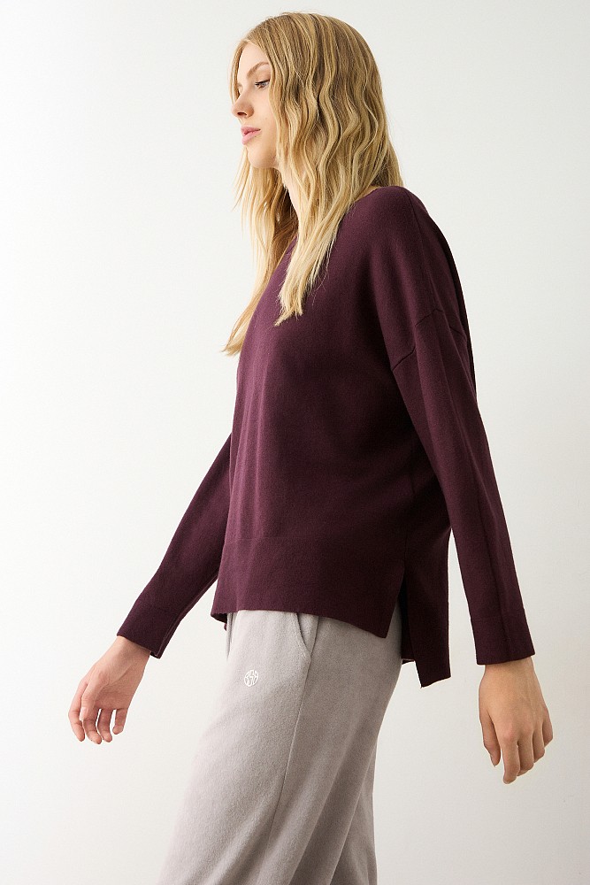 Sweater with smile neckline