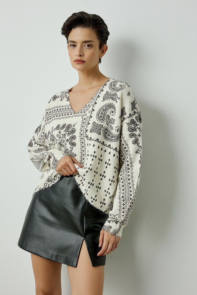 Printed knitted sweater