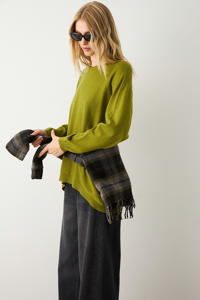 Sweater with straight neckline