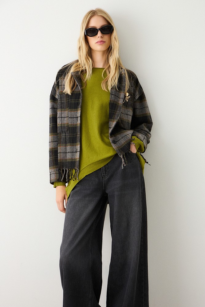 Sweater with straight neckline