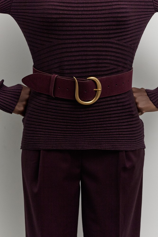Wide suede belt