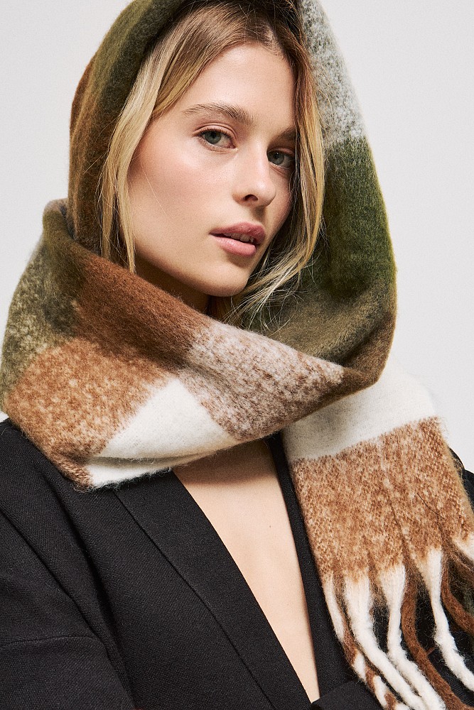 Plaid scarf