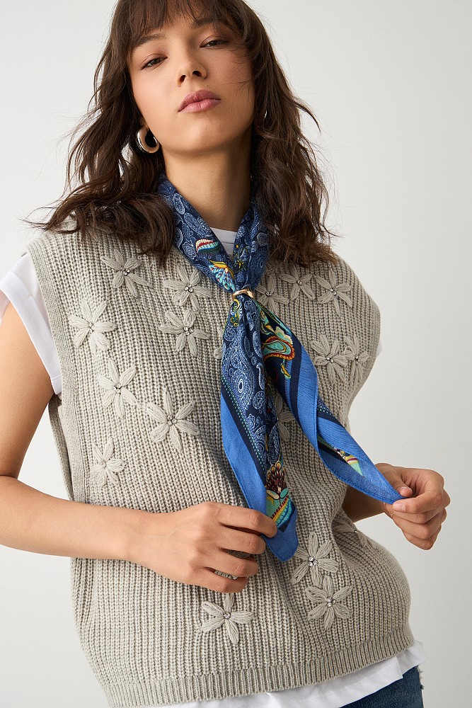 Multicolor printed scarf