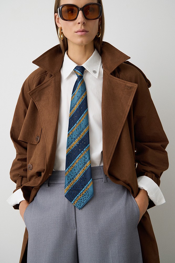 Vintage printed cravat in unique patterns