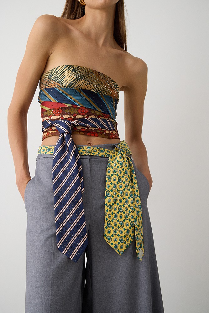 Vintage printed cravat in unique patterns