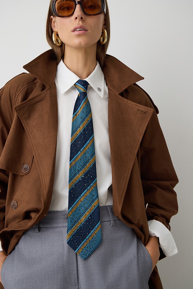 Vintage printed cravat in unique patterns