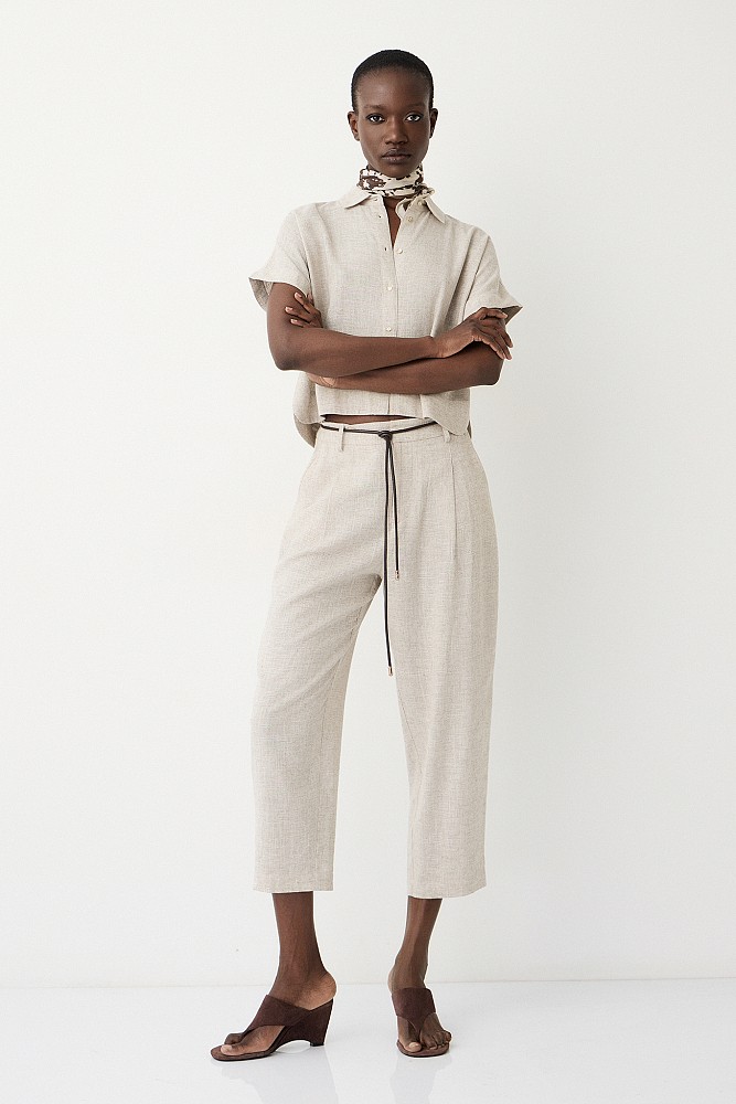 Tailored trousers with a decorative belt
