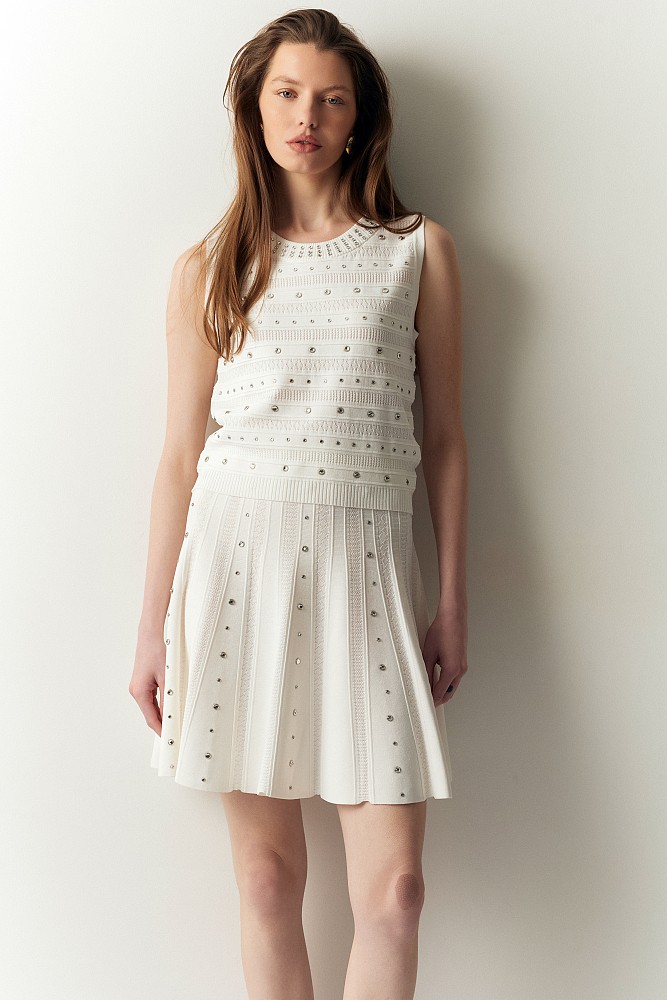 Mini knitted skirt with rhinestones