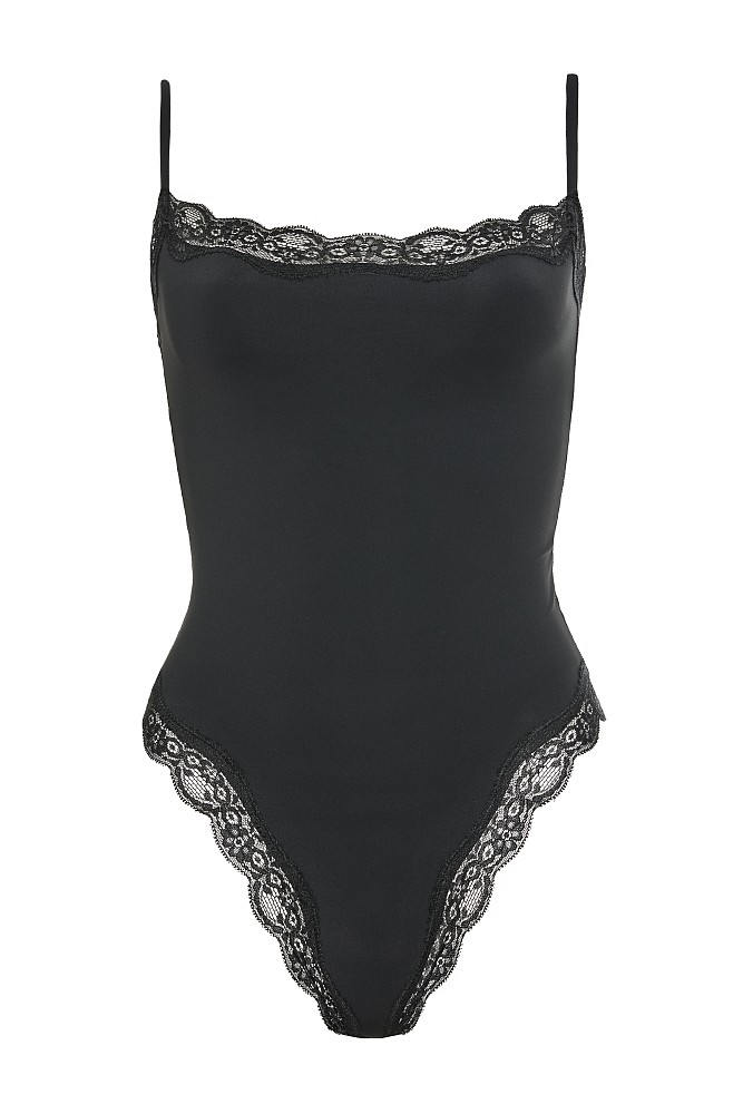 Elasticated body with lace