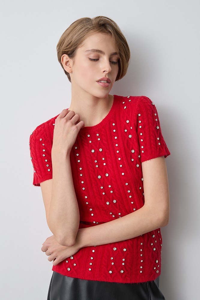 Short sleeves sweater with rhinestones
