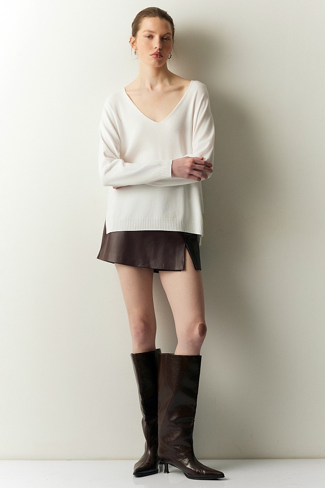 V neck sweater
