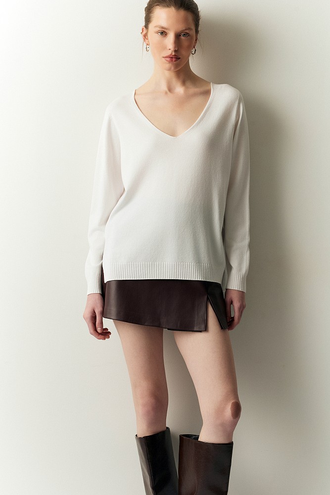 V neck sweater