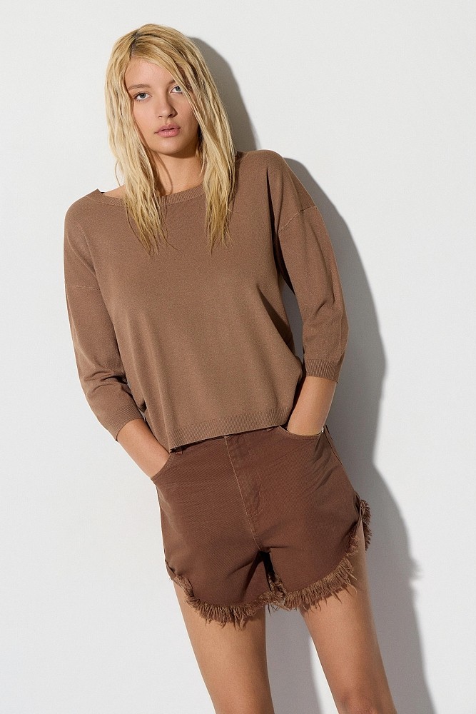 Sweater with 3/4 sleeves