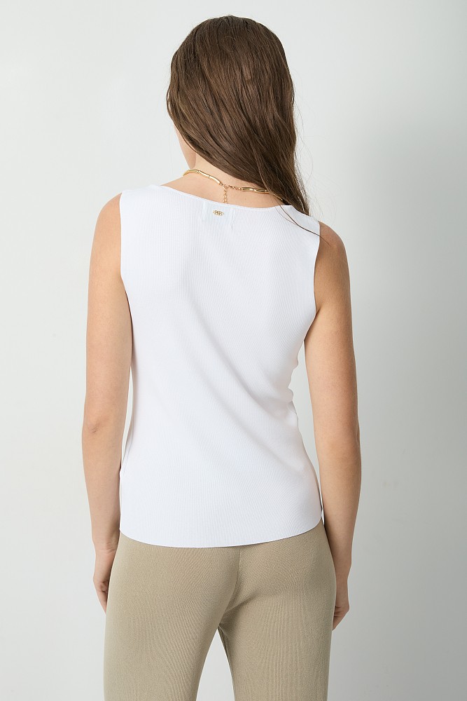Basic knitted V top