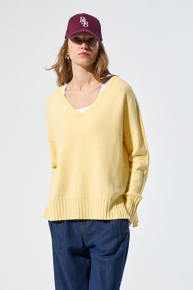 Pulover din tricot cu decolteu în V