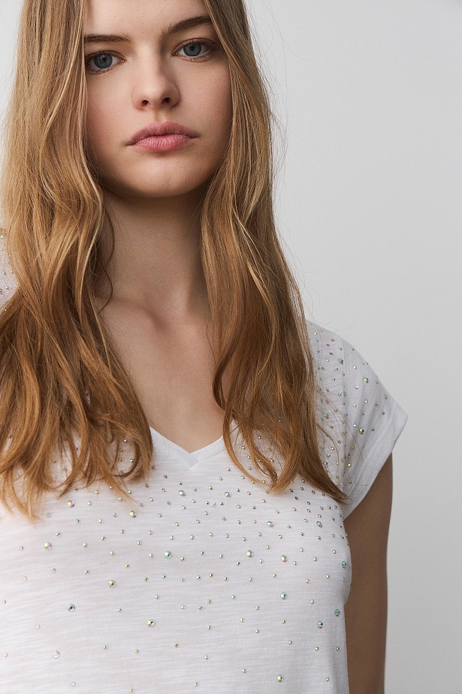 V-neck t-shirt with rhinestones