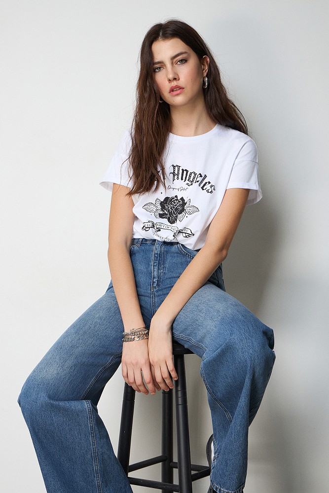 Λευκό t-shirt με τύπωμα