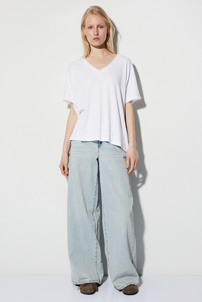 Basic oversized V-neck top