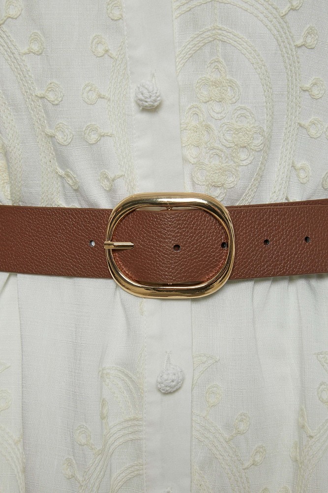 Vestido camisero midi con detalles bordados