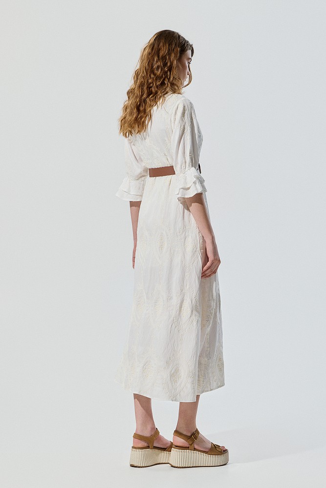 Vestido camisero midi con detalles bordados