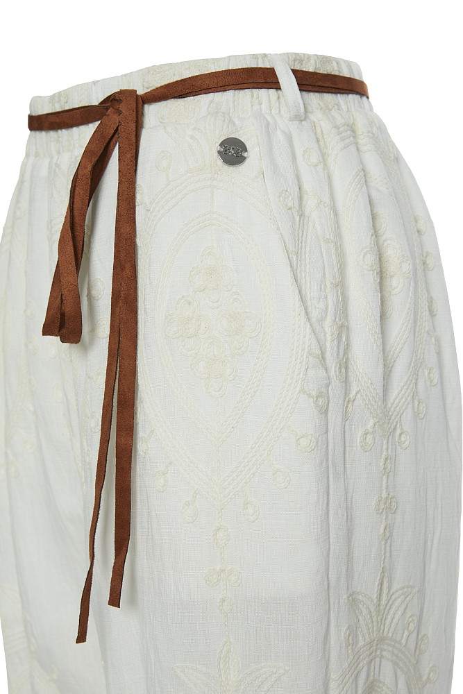 High-waisted trousers with embroidered detailing